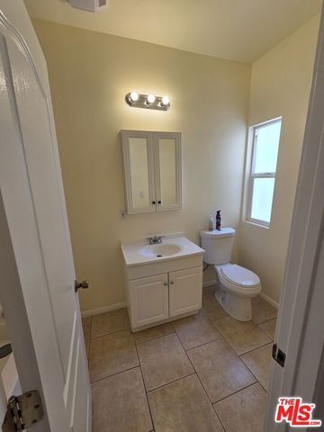1818 S La Brea Avenue, Los Angeles, CA 90019