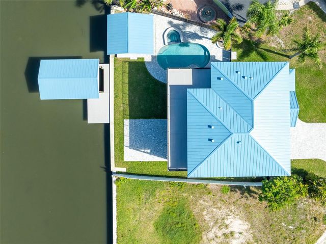 8717 DRIFTWOOD DRIVE, Tampa, FL 33615