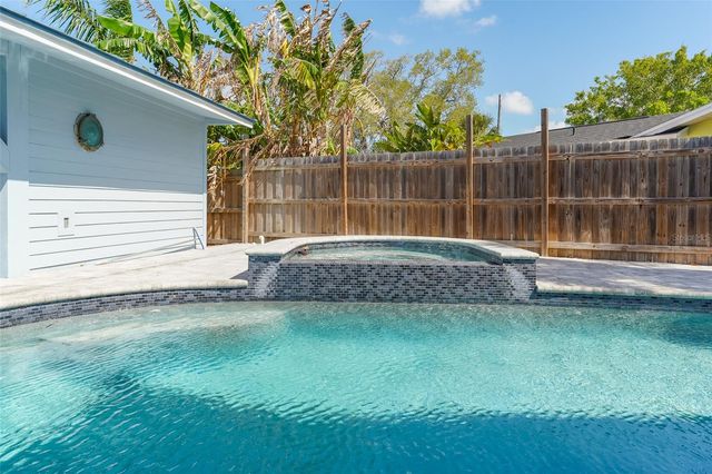 8717 DRIFTWOOD DRIVE, Tampa, FL 33615