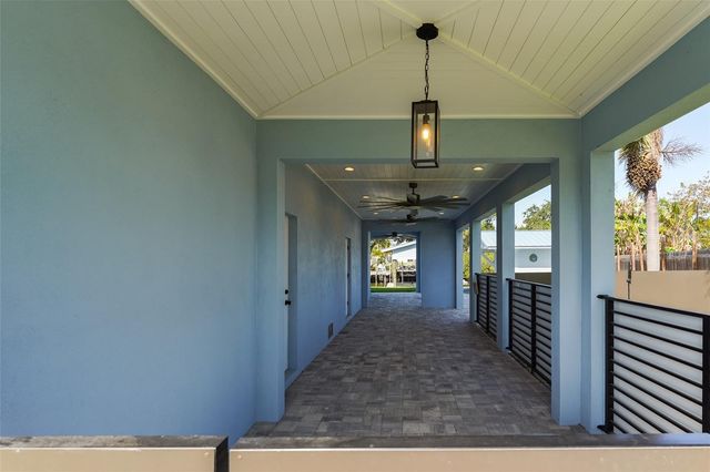 8717 DRIFTWOOD DRIVE, Tampa, FL 33615