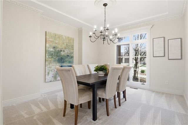 10514 River Hills Drive, Parkville, MO 64152