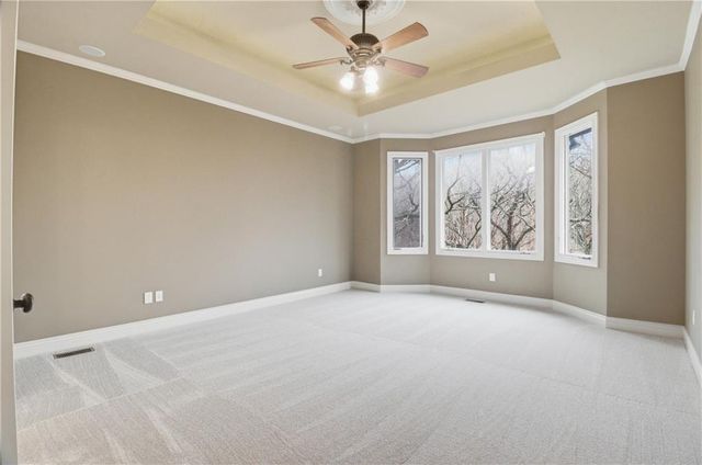 10514 River Hills Drive, Parkville, MO 64152