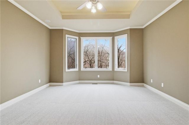 10514 River Hills Drive, Parkville, MO 64152