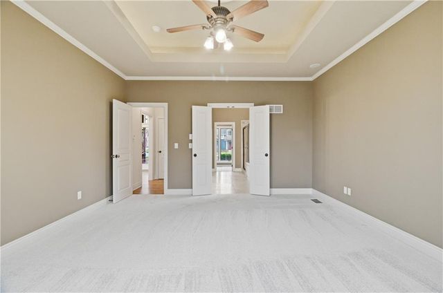 10514 River Hills Drive, Parkville, MO 64152