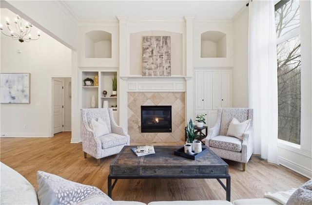 10514 River Hills Drive, Parkville, MO 64152