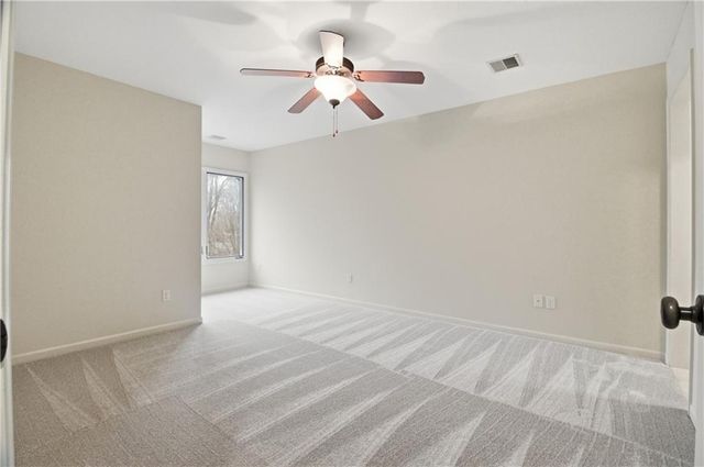 10514 River Hills Drive, Parkville, MO 64152