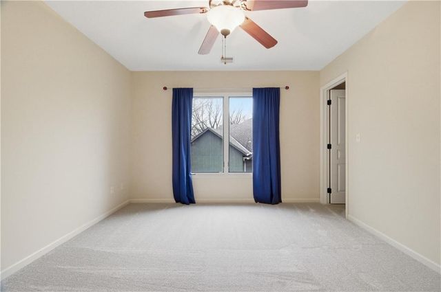 10514 River Hills Drive, Parkville, MO 64152