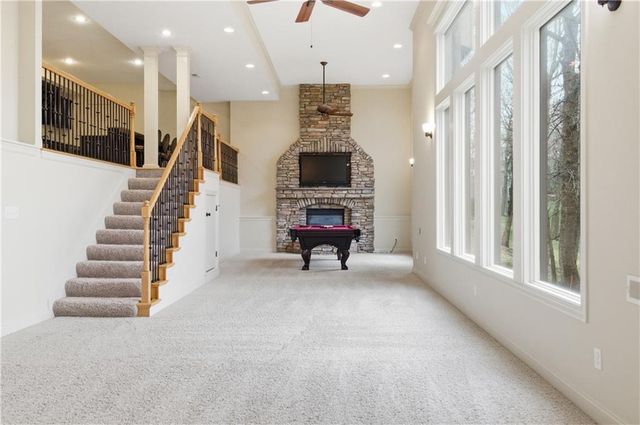 10514 River Hills Drive, Parkville, MO 64152