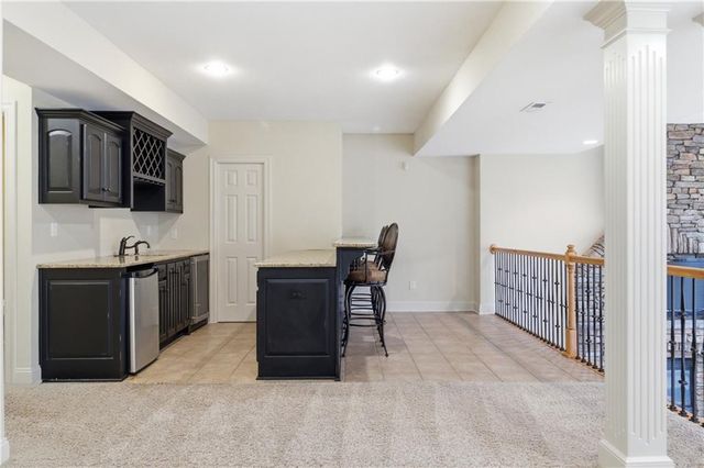 10514 River Hills Drive, Parkville, MO 64152