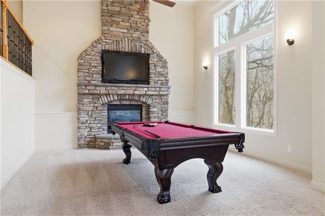 10514 River Hills Drive, Parkville, MO 64152