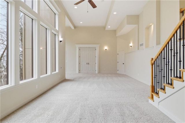 10514 River Hills Drive, Parkville, MO 64152