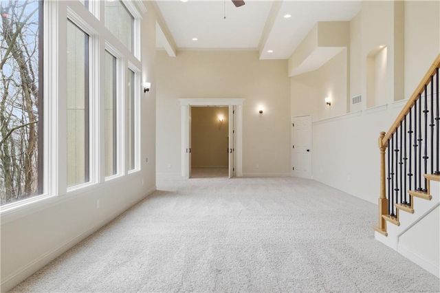 10514 River Hills Drive, Parkville, MO 64152