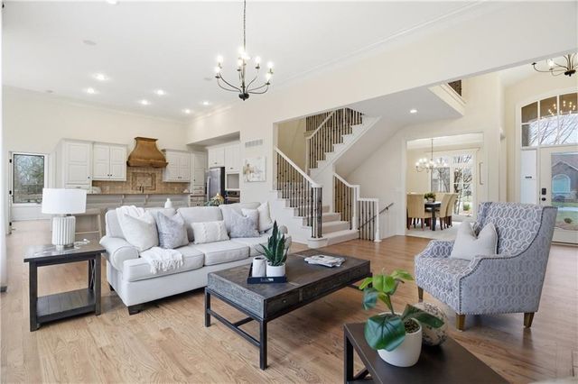 10514 River Hills Drive, Parkville, MO 64152