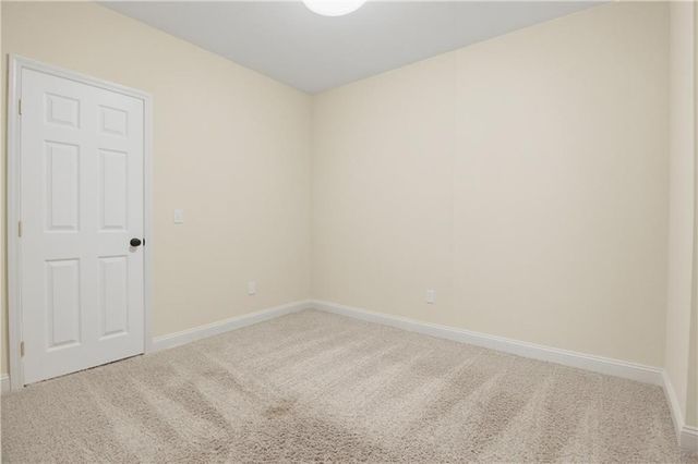 10514 River Hills Drive, Parkville, MO 64152