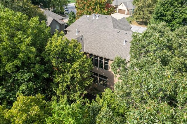 10514 River Hills Drive, Parkville, MO 64152