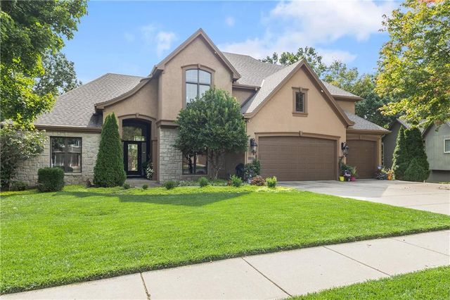 10514 River Hills Drive, Parkville, MO 64152