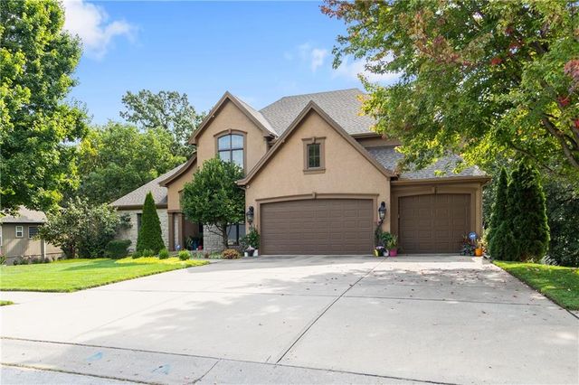 10514 River Hills Drive, Parkville, MO 64152