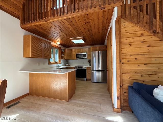 86170 Tappan Highlands Road, Uhrichsville, OH 44683