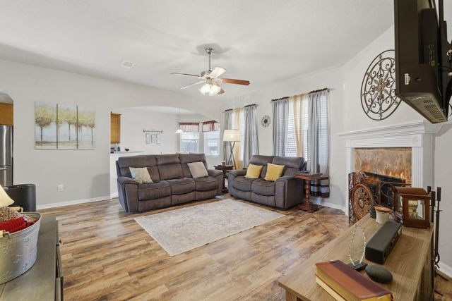 127 Sweet Leaf Grove Lane, Conroe, TX 77384