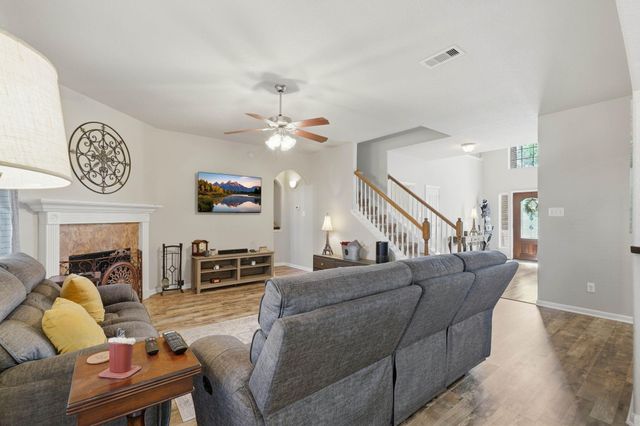 127 Sweet Leaf Grove Lane, Conroe, TX 77384