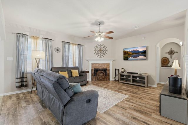 127 Sweet Leaf Grove Lane, Conroe, TX 77384