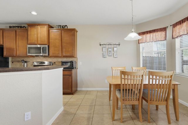 127 Sweet Leaf Grove Lane, Conroe, TX 77384