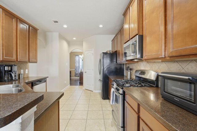 127 Sweet Leaf Grove Lane, Conroe, TX 77384