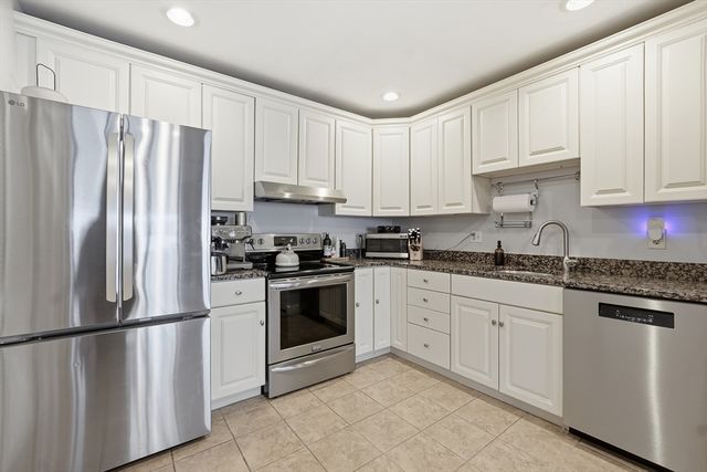 33 Sleeper 410, Boston, MA 02210