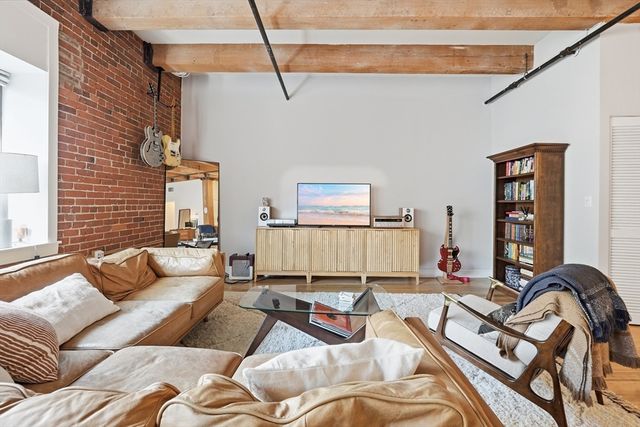 33 Sleeper 410, Boston, MA 02210