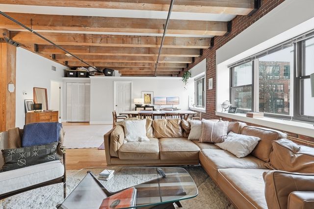 33 Sleeper 410, Boston, MA 02210