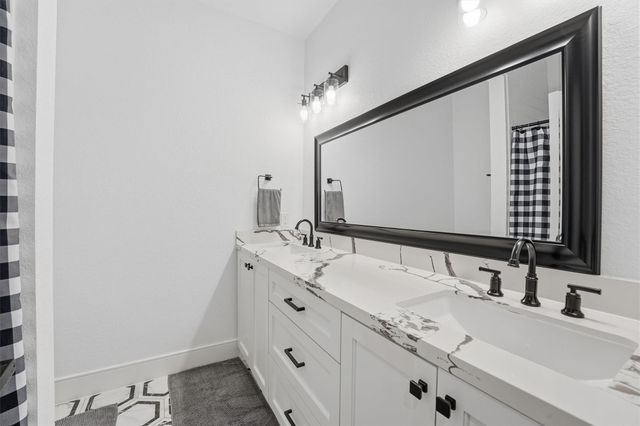 11037 Bois D Arc Street, La Porte, TX 77571