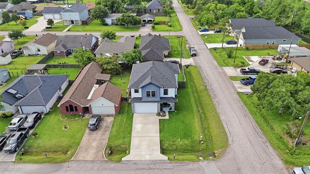 11037 Bois D Arc Street, La Porte, TX 77571