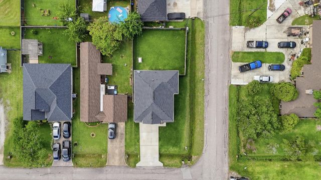 11037 Bois D Arc Street, La Porte, TX 77571