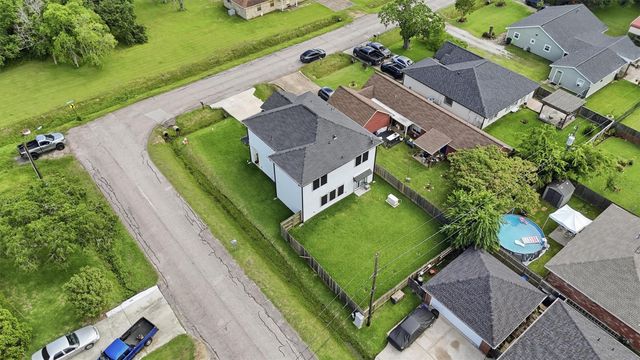11037 Bois D Arc Street, La Porte, TX 77571