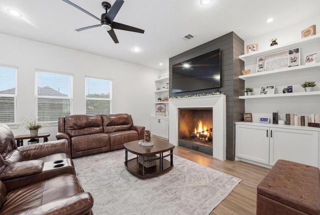 11037 Bois D Arc Street, La Porte, TX 77571