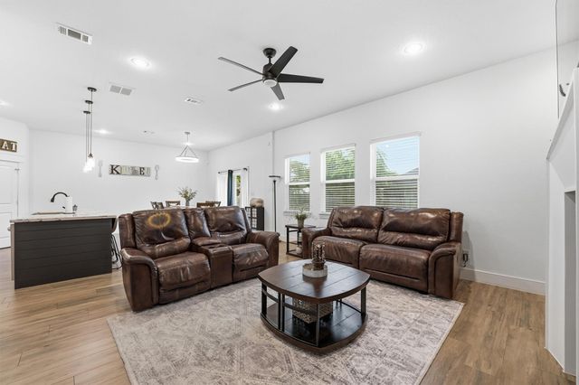 11037 Bois D Arc Street, La Porte, TX 77571