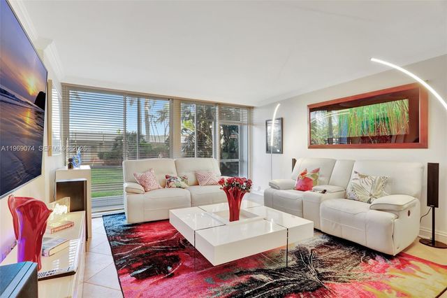 2731 NE 14th St Cswy 115, Pompano Beach, FL 33062