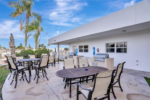 2731 NE 14th St Cswy 115, Pompano Beach, FL 33062