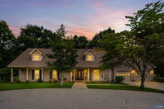 107 Oak Trail, Hartselle, AL 35640