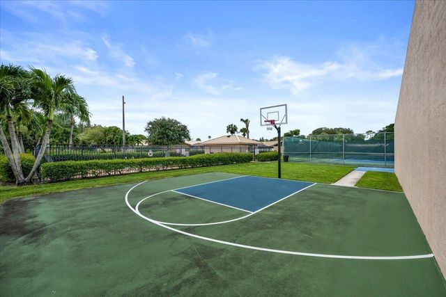 5715 Golden Eagle Circle, Palm Beach Gardens, FL 33418