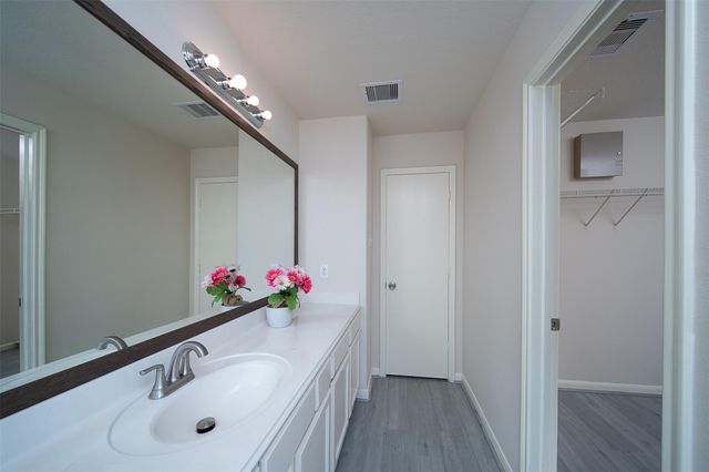 12934 Kingston Point Lane, Houston, TX 77047