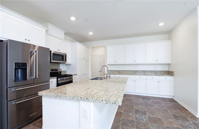 5274 Saloon, Hemet, CA 92545