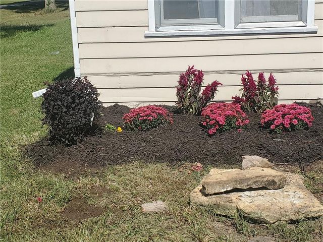 202 E linn Street, Lacygne, KS 66040