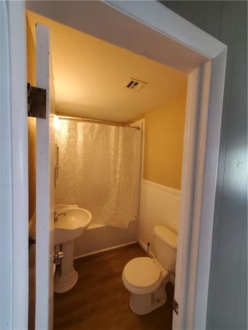 202 E linn Street, Lacygne, KS 66040