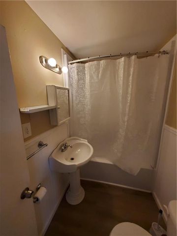 202 E linn Street, Lacygne, KS 66040