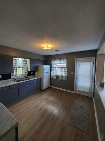 202 E linn Street, Lacygne, KS 66040