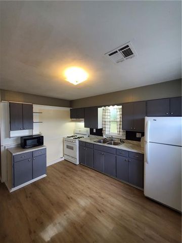 202 E linn Street, Lacygne, KS 66040