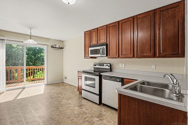 111 S Vista Drive, Auburn Hills, MI 48326