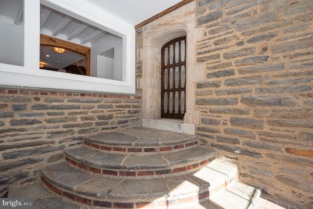 201 S SPRING MILL RD, Villanova, PA 19085