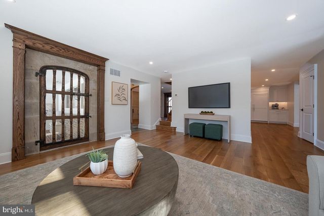 201 S SPRING MILL RD, Villanova, PA 19085